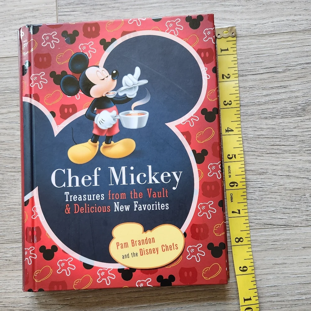 Disney Chef Mickey Treasures From The Vault Cookbook Disney World Disneyland